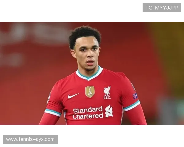 阿诺德足球四件套：打造无敌右路攻防利器全面剖析与实战应用